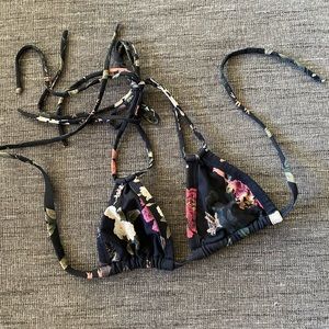 Montce bikini top size L, floral print